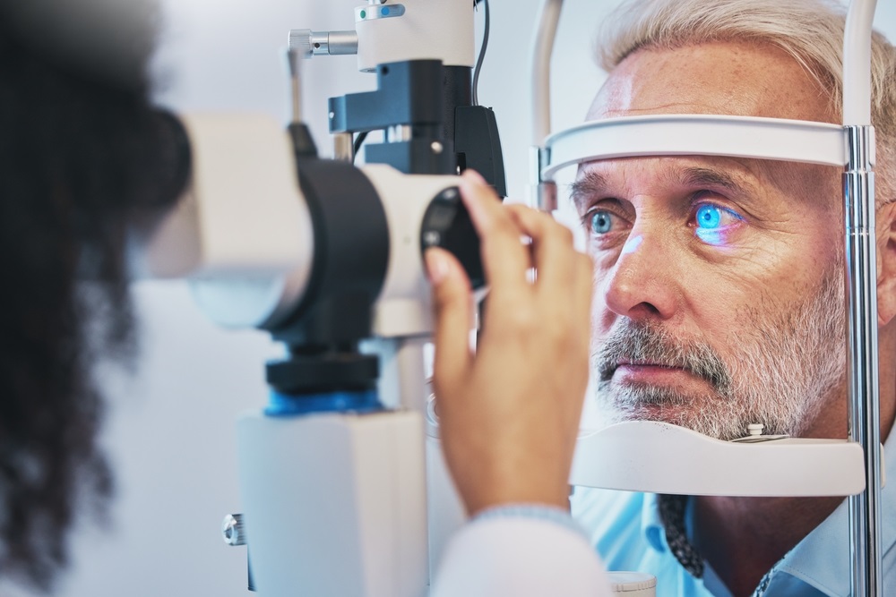 Diagnóstico de Problemas Oculares Relacionados con la Edad en Servicios de Optometría en Alameda LA